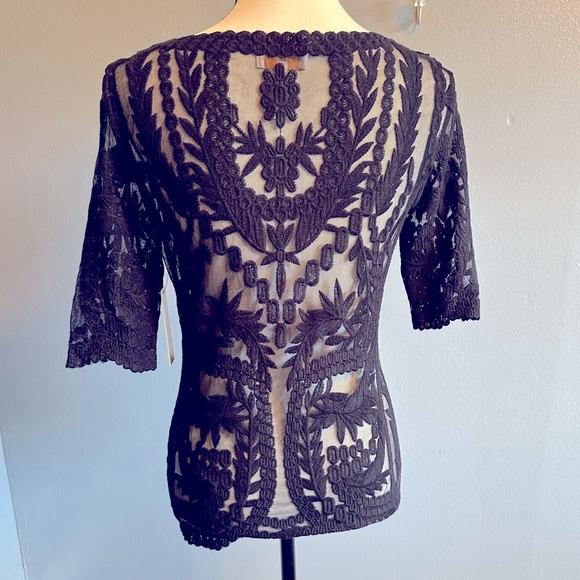 NWT - laundry BY SHELLI SEGAL black top. Size 2. - Picture 2 of 8